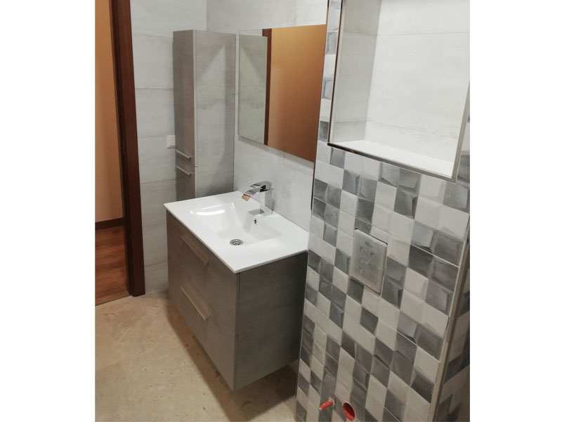Foto de cliente de Mueble de Baño Suspendido con Espejo Cemento 80 cm (Lavamanos Opcional)