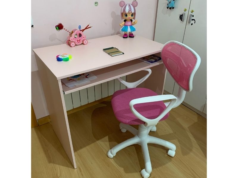 Foto de cliente de Mesa escritorio juvenil color rosa 90 cm