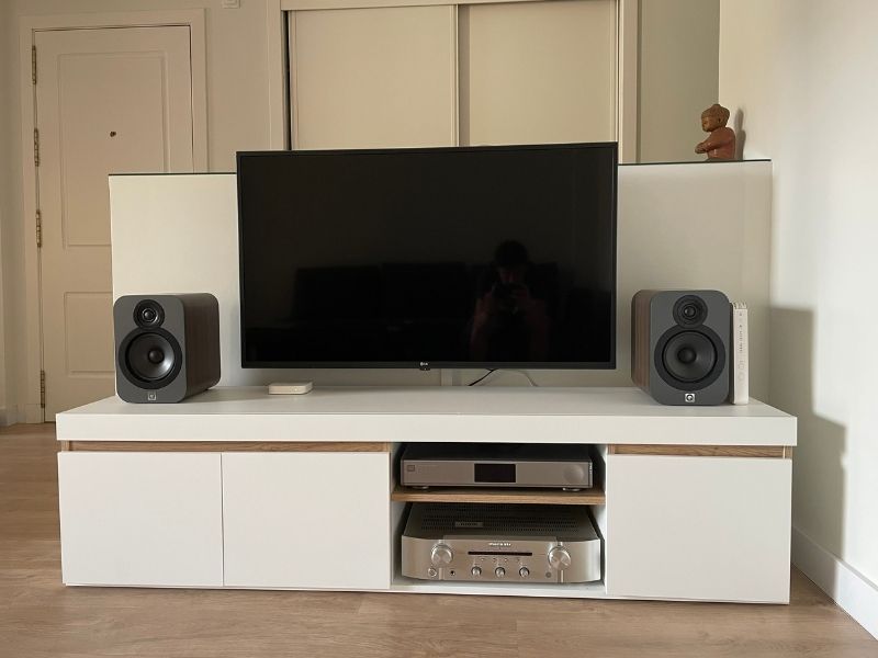 Foto de cliente de Mesa TV Elis 160 cm 3 puertas 2 huecos
