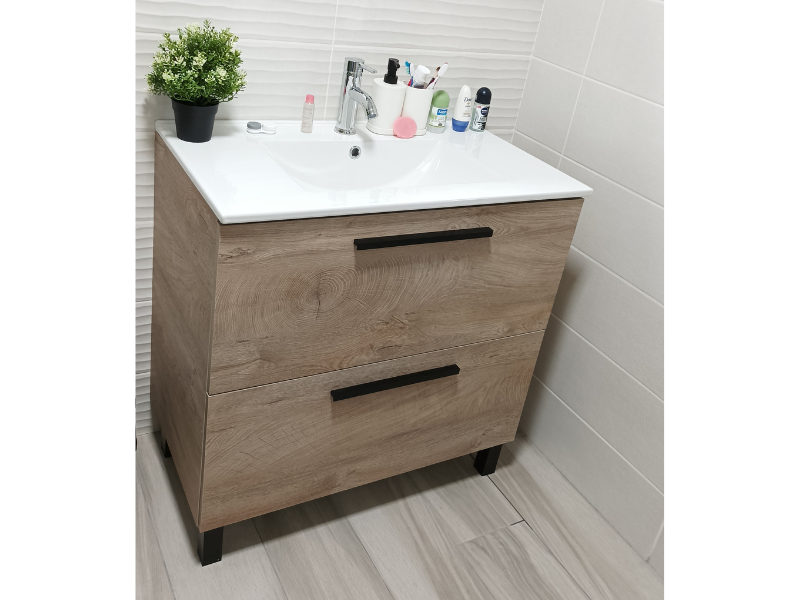 Foto de cliente de Mueble de Baño con Patas Athena y Espejo Roble 80 cm (Lavamanos Opcional)
