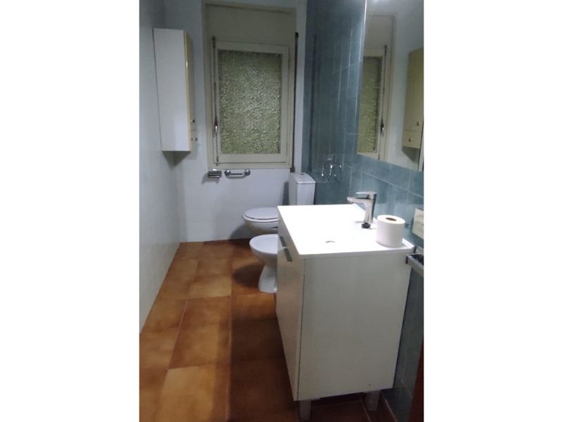 Foto de cliente de Mueble de Baño con Patas y 2 Puertas Blanco Brillo 60 cm (Lavabo Opcional)