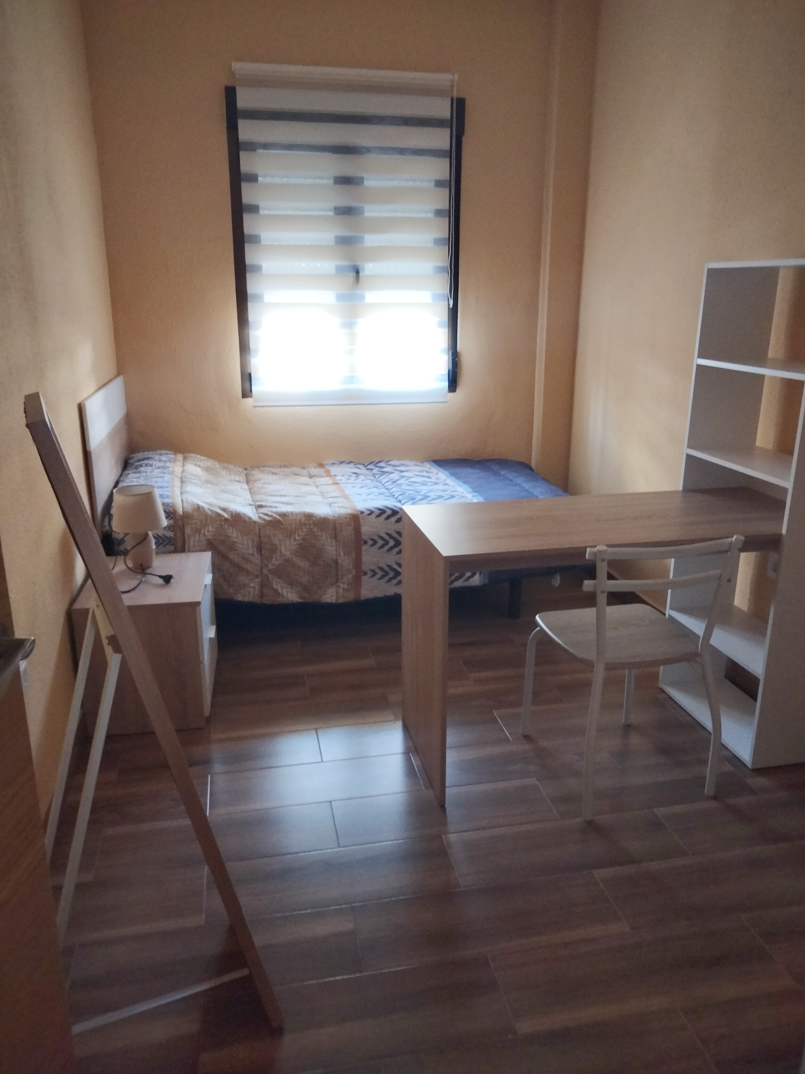 Foto de cliente de Mesa de escritorio con estantería Duplo 120 cm