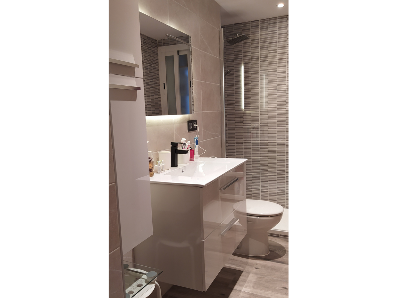 Foto de cliente de Columna De Baño Suspendida Aruba Color Blanco Lacado 30x150 cm