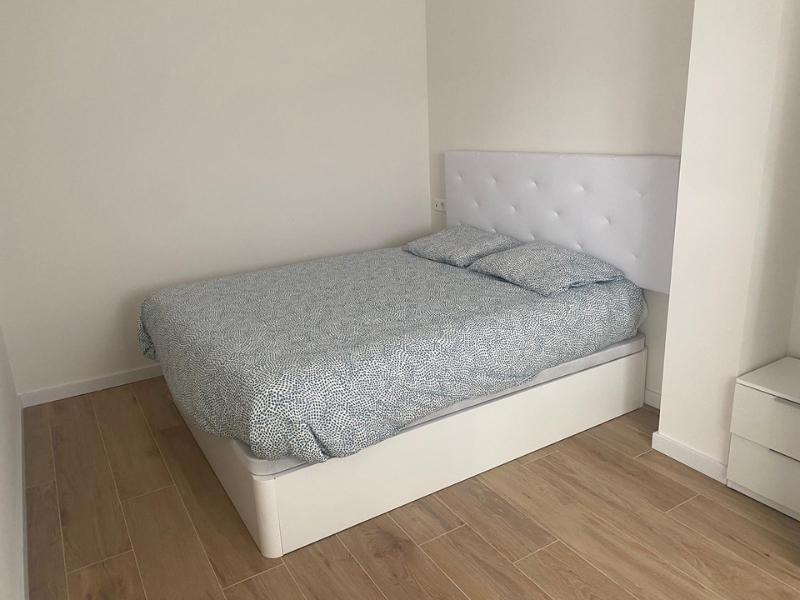 Foto de cliente de Mesita de Noche Modernas Con 2 Cajones Blanco Mate 38x45 cm