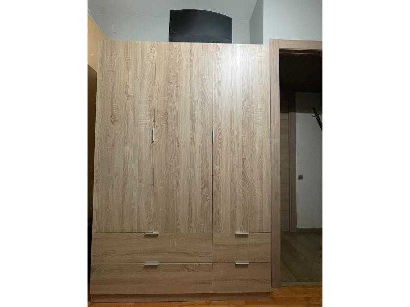 Foto de cliente de Armario ropero 3 puertas 4 cajones roble 135x200 cm