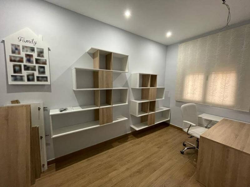 Foto de cliente de Estantería o librería Zig-zag en color roble canadian y blanco 145x145x28 cm
