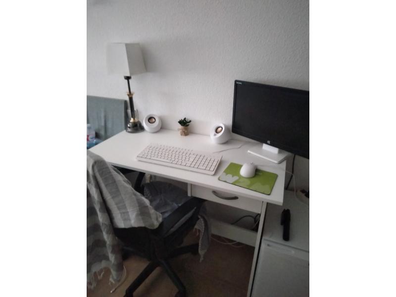 Foto de cliente de Escritorio Moderno Estilo Juvenil Color Blanco Para Estudio 101 cm