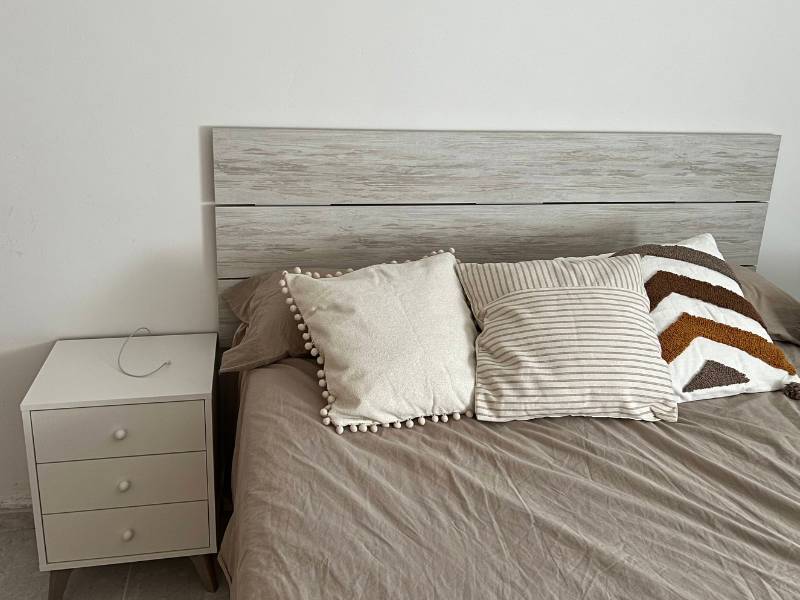 Foto de cliente de Cabecero de Cama con Mesita Sweet Blanco Mate y Blanco Velho 240 cm