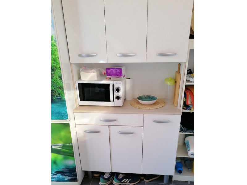 Foto de cliente de Armario aparador blanco cocina 6 puertas. Blanco y roble 101x185 cm