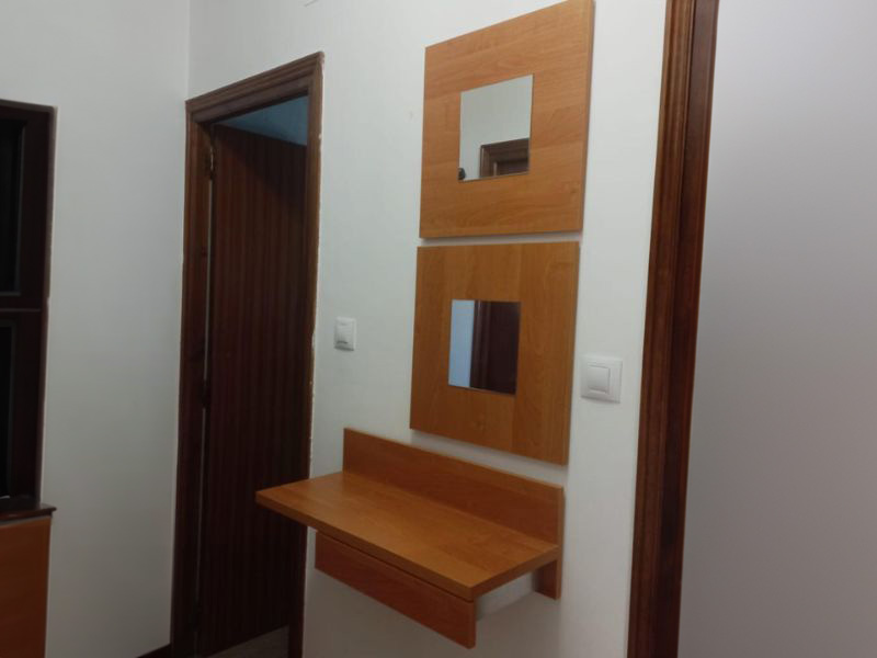 Foto de cliente de Mueble De Entrada Recibidor Cajún con 2 Espejos color Cerezo 70 cm