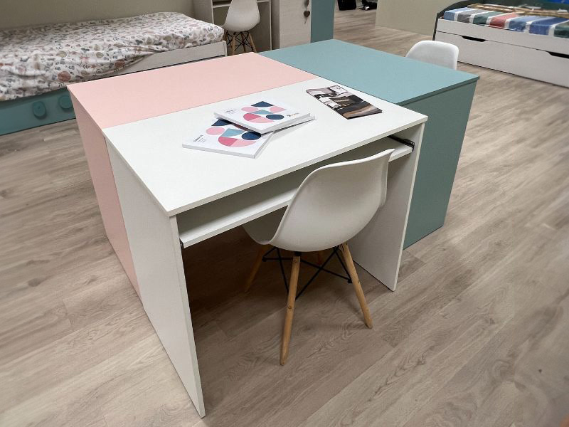 Foto de cliente de Mesa escritorio juvenil color rosa 90 cm