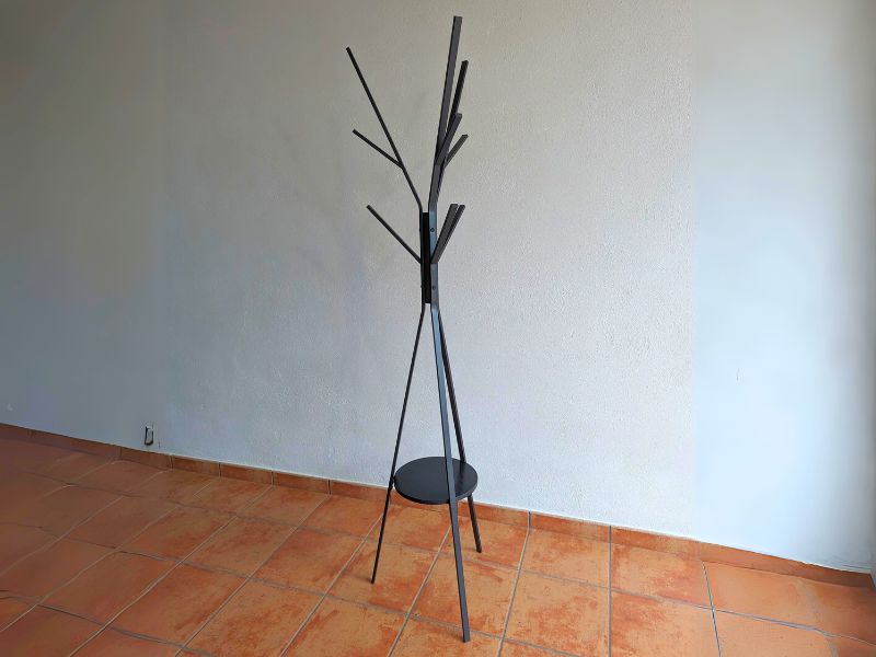 Foto de cliente de Perchero De Pie Auxiliar Con 9 Colgadores Color Negro 180 cm