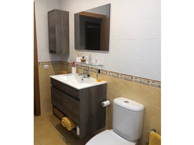 Foto de cliente de Columna De Baño Auxiliar Suspendida Color Roble Nordik 30x74 cm