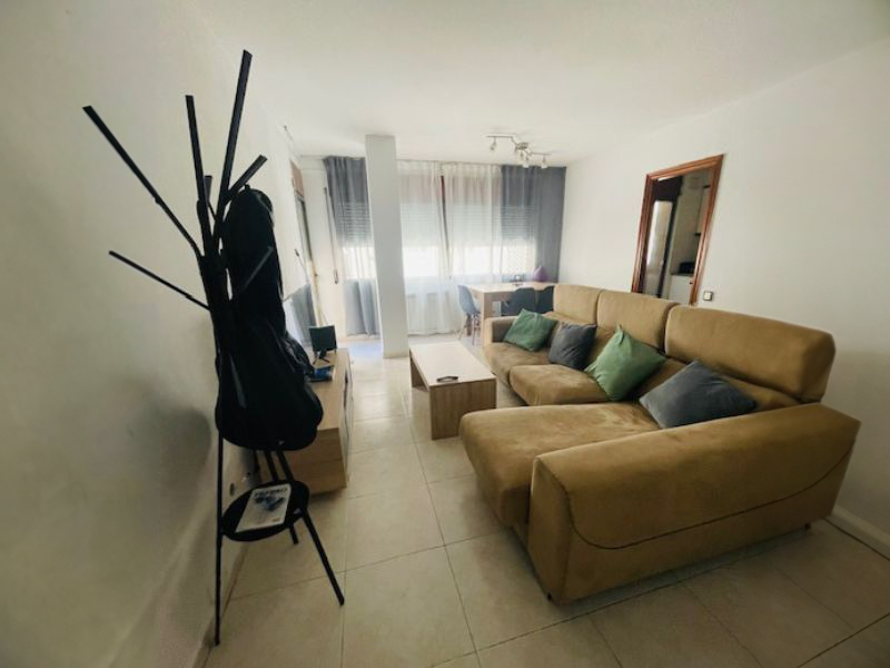 Foto de cliente de Perchero De Pie Auxiliar Con 9 Colgadores Color Negro 180 cm