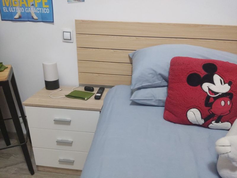 Foto de cliente de Mesita de Noche Couple Sahara Blanco Mate con 3 Cajones 50x58 cm