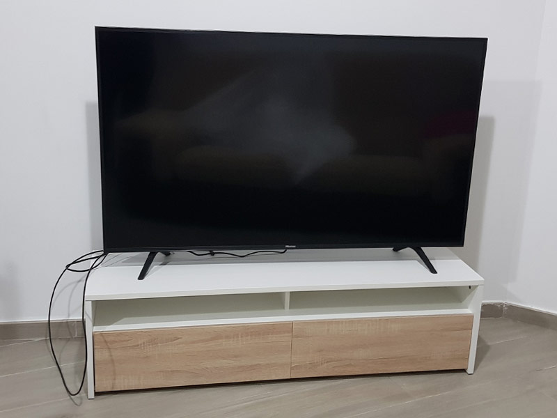 Foto de cliente de Mesa Multimedia TV Color Blanco Artik Y Roble Canadian 130 cm