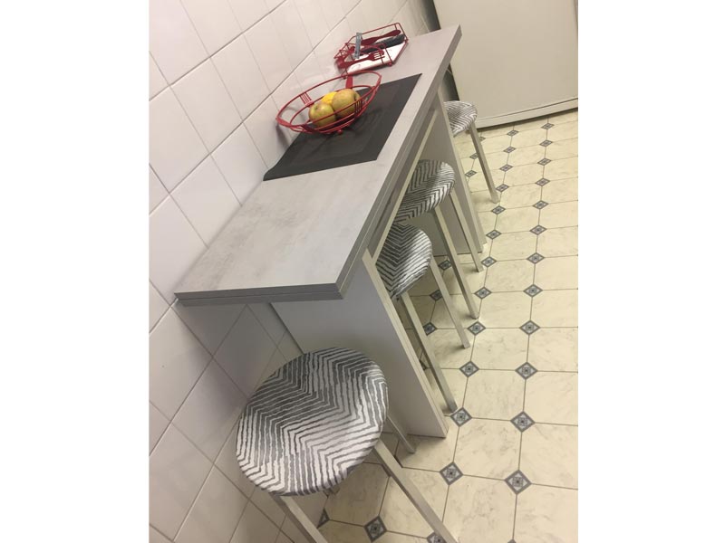 Foto de cliente de Muebles cocina blanco y gris cemento