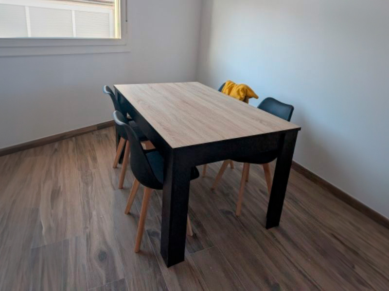 Foto de cliente de Mesa Salón Coomedor Wayn Eestilo industrial Negro Mate Y Roble Cepillado 138x90 cm