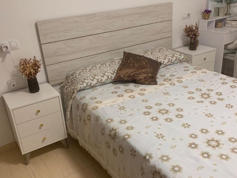 Foto de cliente de Mesita de Noche Blanca Juvenil con 3 Cajones Sweet 40x56 cm