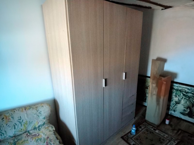 Foto de cliente de Armario 3 puertas 3 cajones roble 121x180 cm