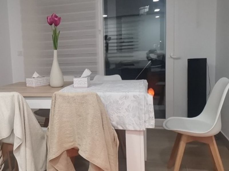 Foto de cliente de Pack Mesa con 4 Sillas Estilo Nórdico Color Blanco y Roble Canadian