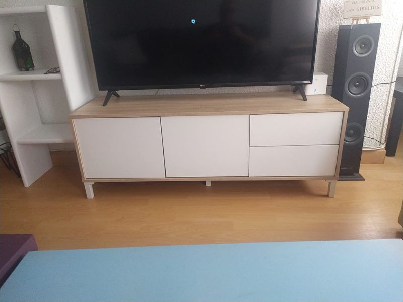 Foto de cliente de Mueble TV Brooklyn 130 cm color roble Canadian y Blanco Artik