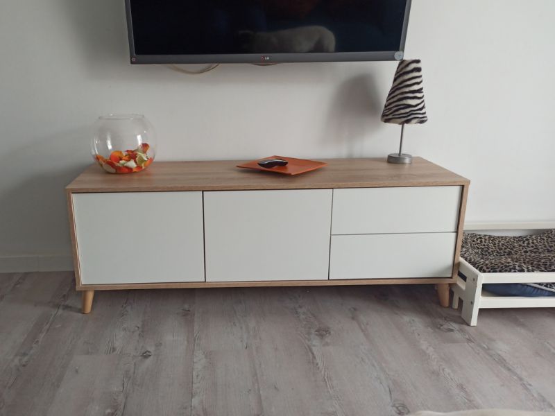 Foto de cliente de Mueble TV Brooklyn 130 cm color roble Canadian y Blanco Artik