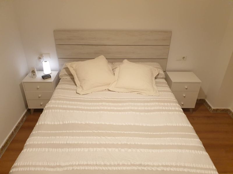Foto de cliente de Cabecero de Cama con Mesita Sweet Blanco Mate y Blanco Velho 240 cm