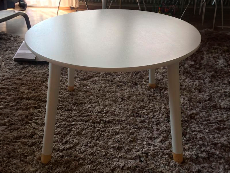 Foto de cliente de Mesa Infantil Pack Douceur Mesa + Sillas + Perchero Color Blanco