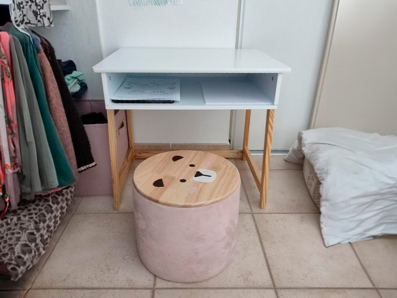 Foto de cliente de Mesa Infantil Escritorio Preescolar Color Blanco Y Roble Claro 58 cm