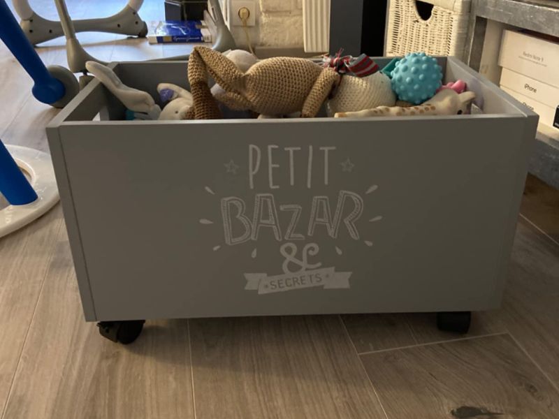 Foto de cliente de Baúl Bazar con Ruedas en Color Gris 48x29x28 cm