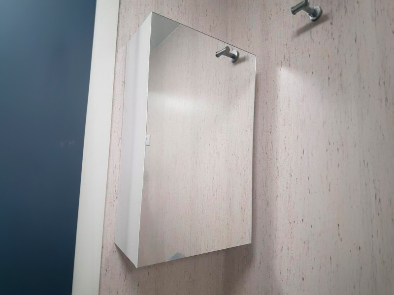 Foto de cliente de Mueble Auxiliar de Baño Pack 2 Armarios Espejo + Estantería 60x65 cm