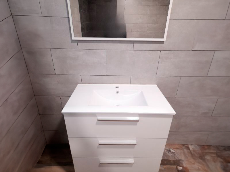 Foto de cliente de Mueble de Baño Pack Blanco Brillo (Mueble+Espejo+Lavabo Cerámico+Columna Auxiliar)