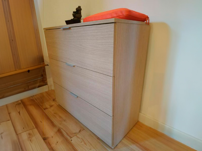 Foto de cliente de Cómoda Para Dormitorio 3 Cajones Color Roble 77x80 cm