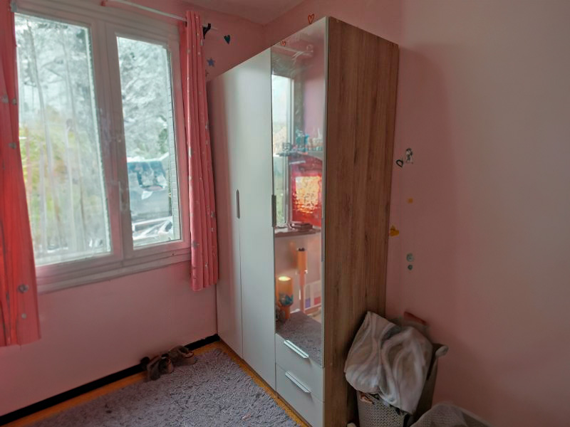 Foto de cliente de Armario Dormitorio Ghost 2 Cajones, 3 Puertas y Espejo Blanco y Roble Kronberg 120x51 cm
