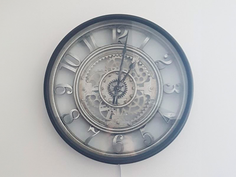 Foto de cliente de Reloj de pared Sarkis Color Negro y Gris 51 cm