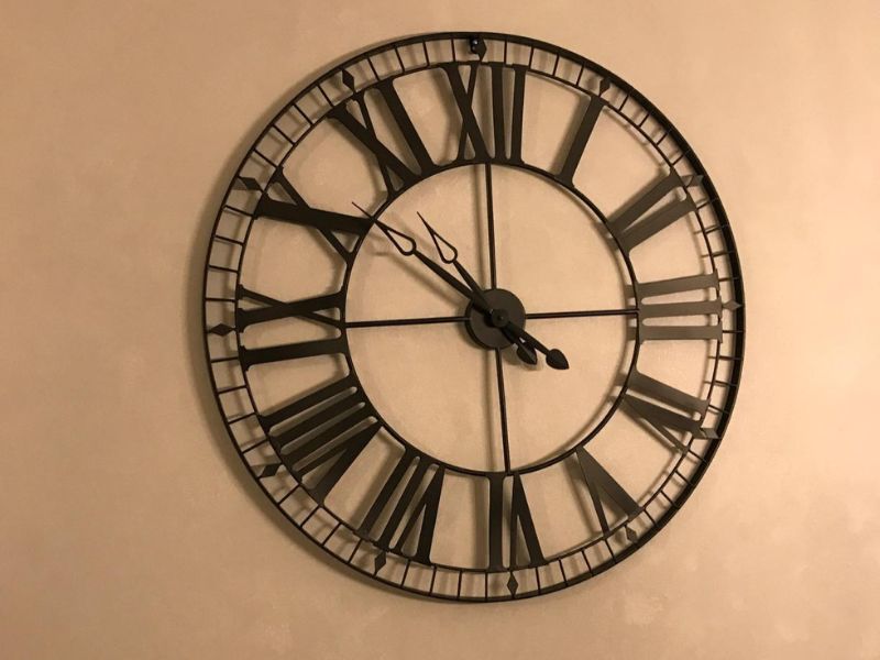 Foto de cliente de Reloj de pared Tibor Color Negro 88 cm