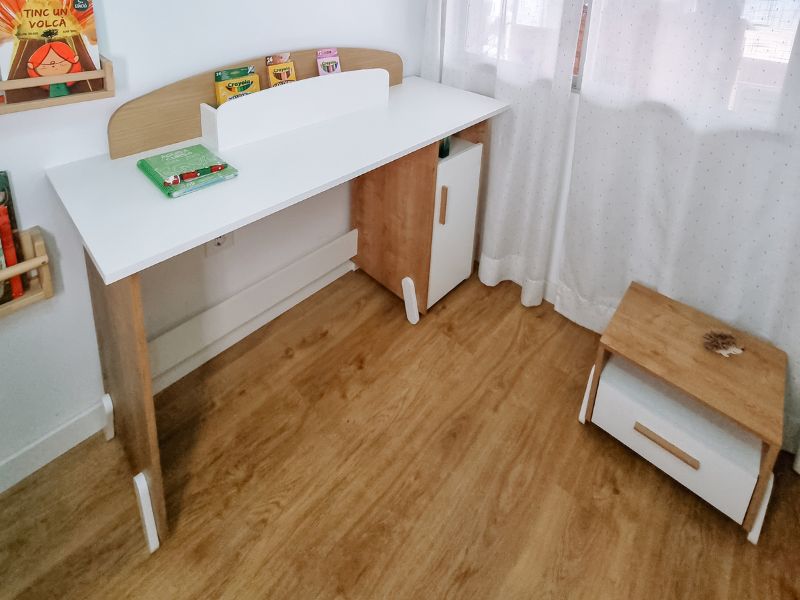 Foto de cliente de Mesita De Noche Infantil Naili 1 Cajón Blanco Mate y Roble Hamilton 39x34 cm