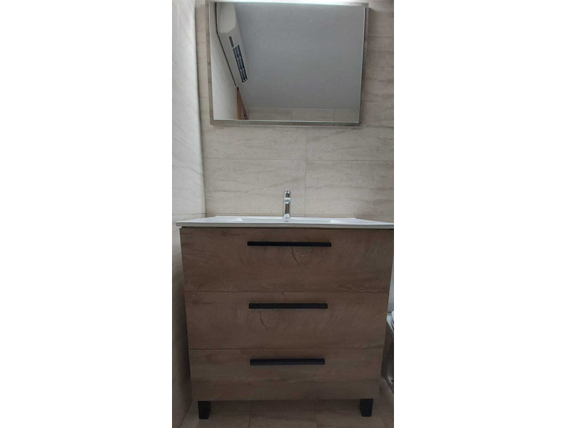 Foto de cliente de Mueble de Baño con Patas Athena y 3 Cajones 80 cm (Lavamanos Opcional)