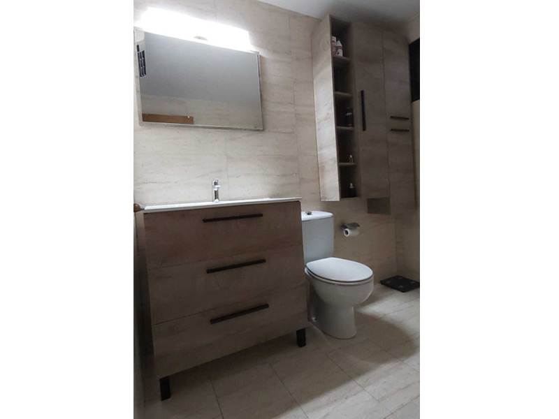 Foto de cliente de Mueble de Baño Pack Roble Alaska con Columna (Incluye Lavabo y Espejo)